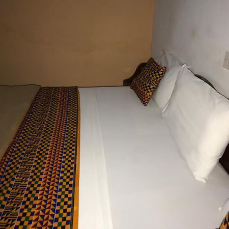 Akosombo Continental Hotel Exteriör bild