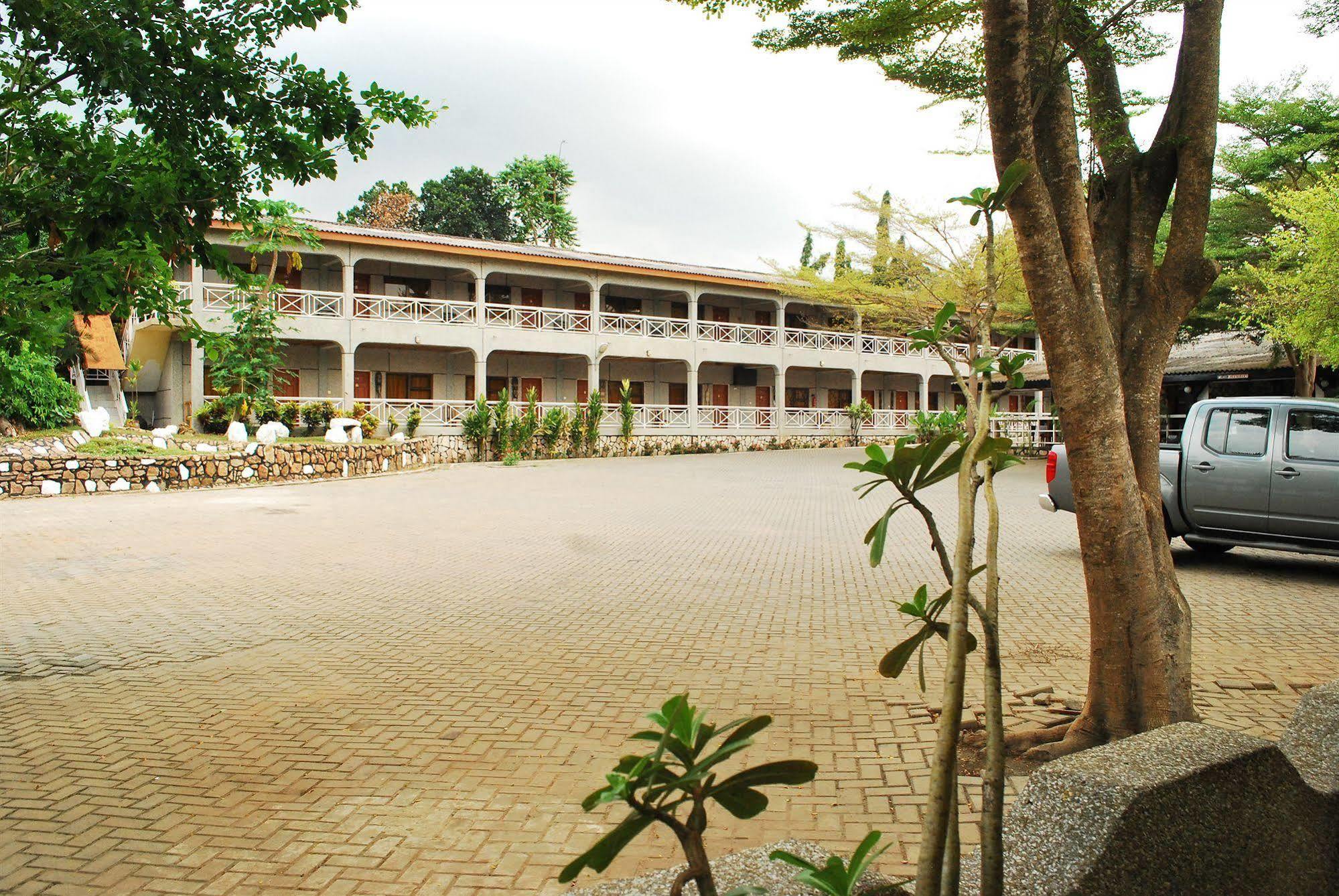 Akosombo Continental Hotel Exteriör bild