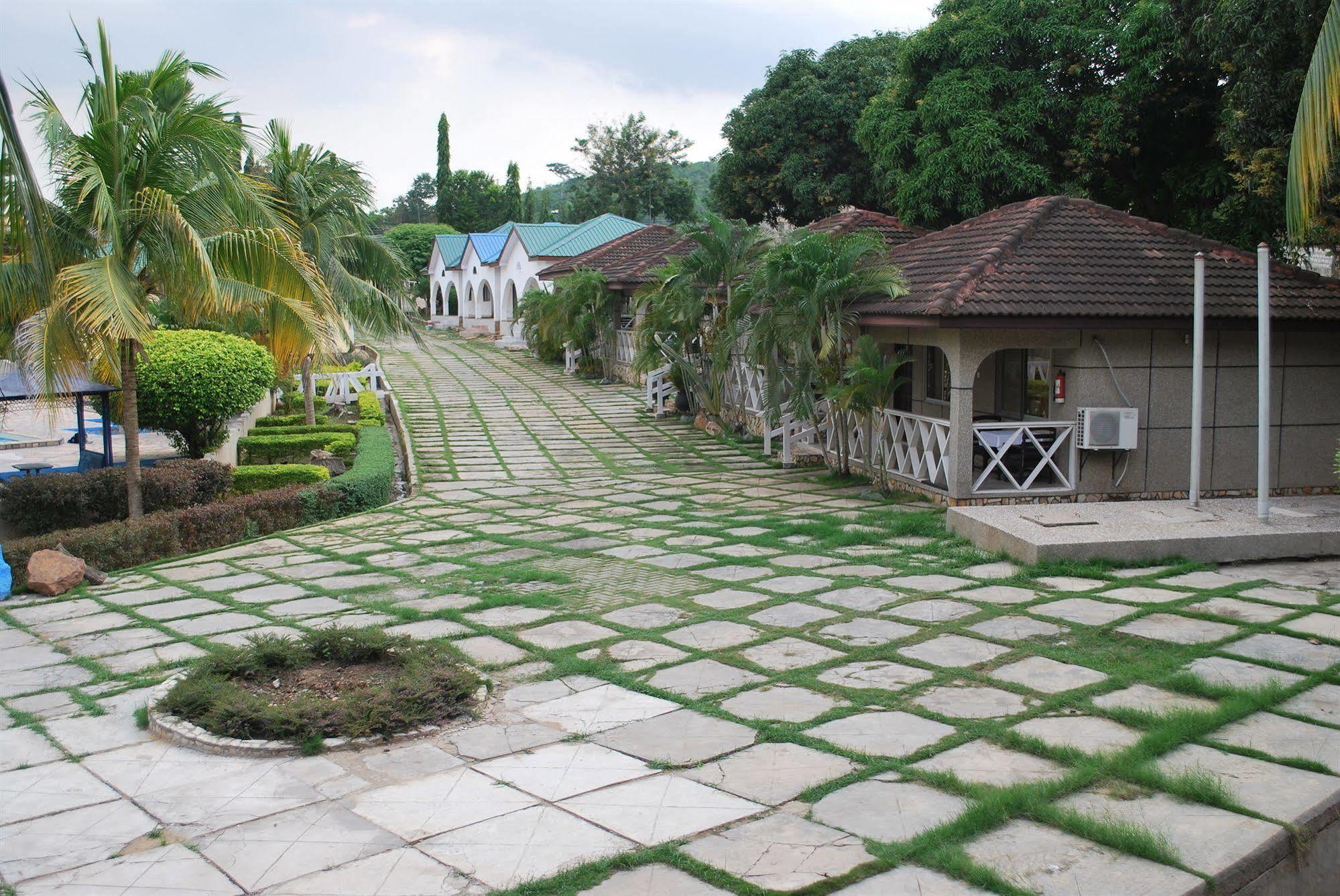 Akosombo Continental Hotel Exteriör bild