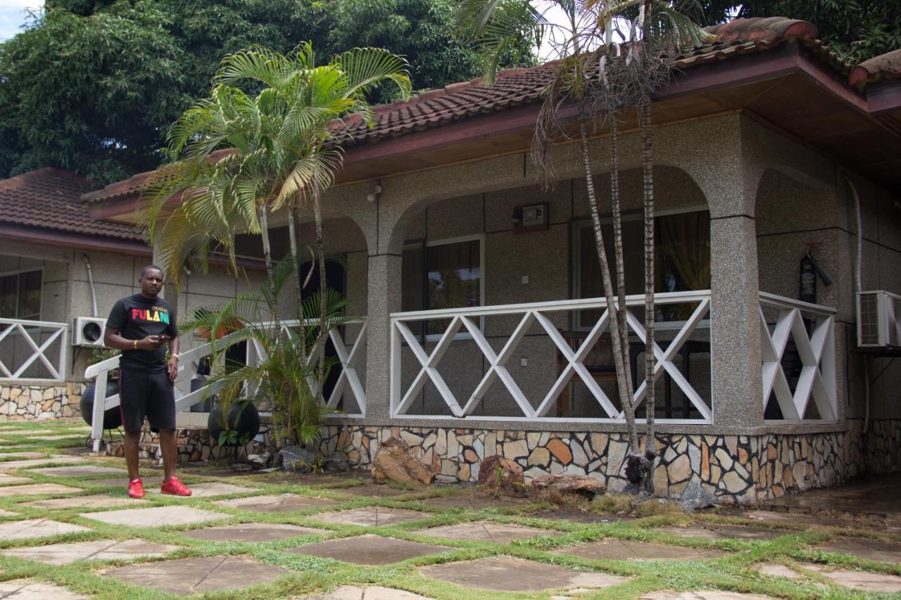 Akosombo Continental Hotel Exteriör bild