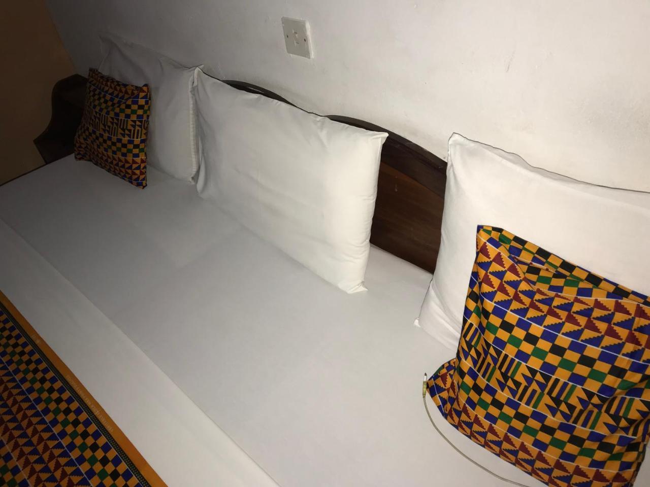 Akosombo Continental Hotel Exteriör bild