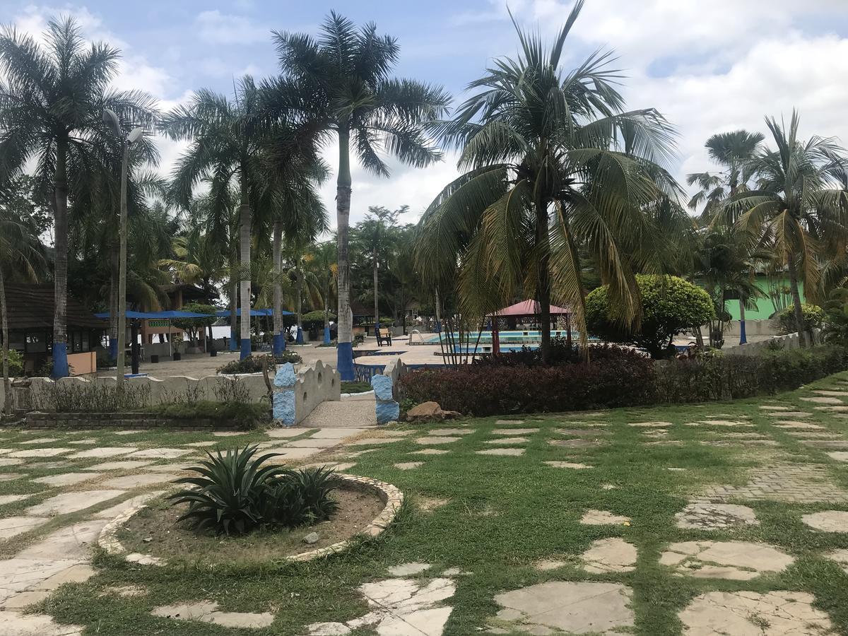Akosombo Continental Hotel Exteriör bild